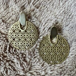 Kendra Scott gold Diane statement earrings. Beautiful, comfortable weight.